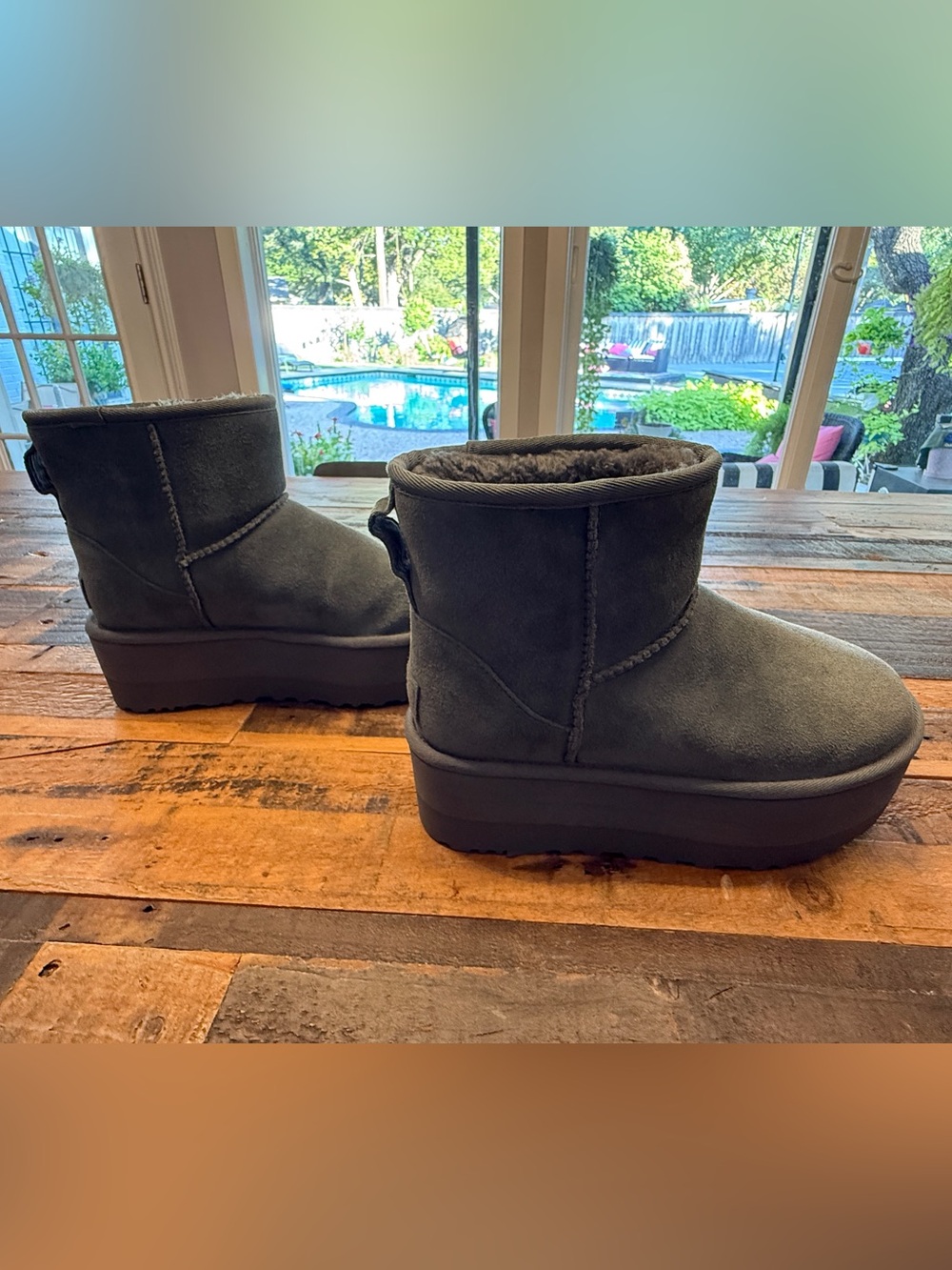 Platform Grey Uggs